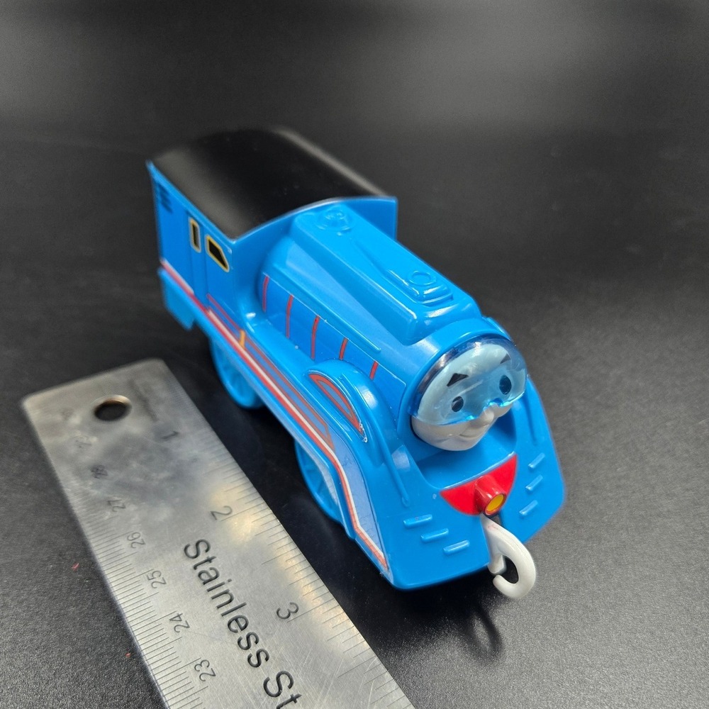 Takara Tomy Plarail Thomas Streamlined Thomas Motorized Train Toy